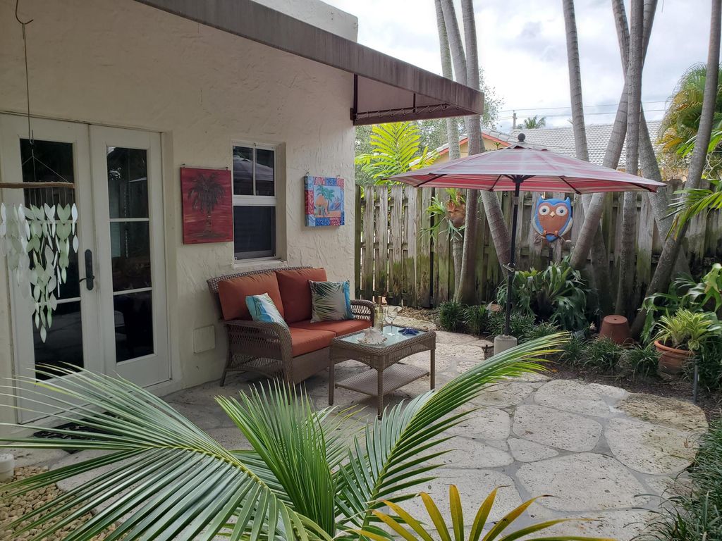 Photo of 226 NE 1st Avenue #Coco Palm Ste, Delray Beach, FL 33444 (MLS # R11168293)