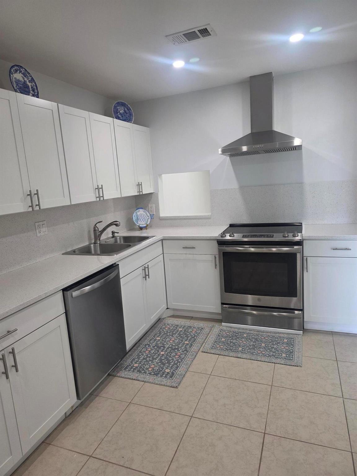 **Turnkey 2-Bed/2-Bath Villa in Vibrant 55+ Community**Nestled in the desirable Fernley 1 subdivision, this immaculate villa in a well-kept 55+ community. Enjoy the convenience of a fully updated kitchen, all-tile floors, spacious dual master suites, and a private covered lanai. Accordion shutters and new laundry machines add practicality and peace of mind. Also, all impact windows!With amenities including a pool, clubhouse, tennis, shuffleboard, and racquetball courts--plus cable, water, sewer, and exterior maintenance included.