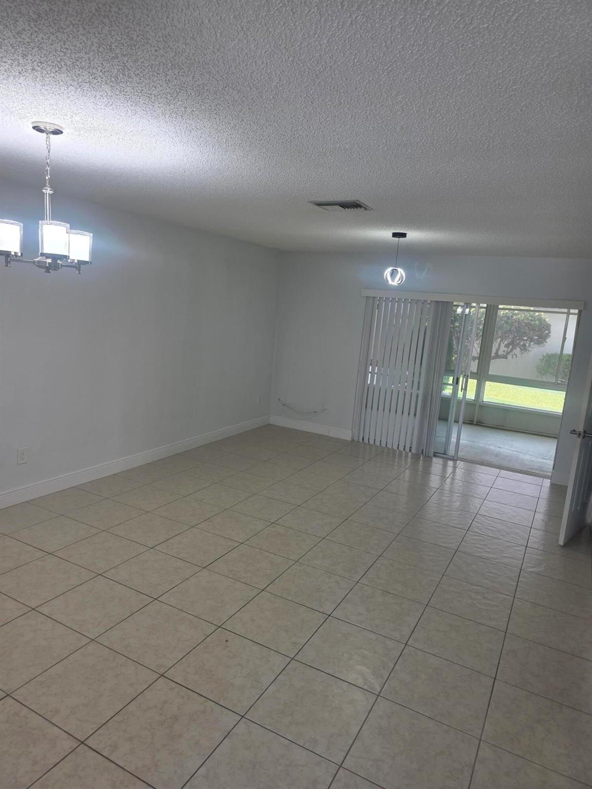 2886 Fernley Drive E 40