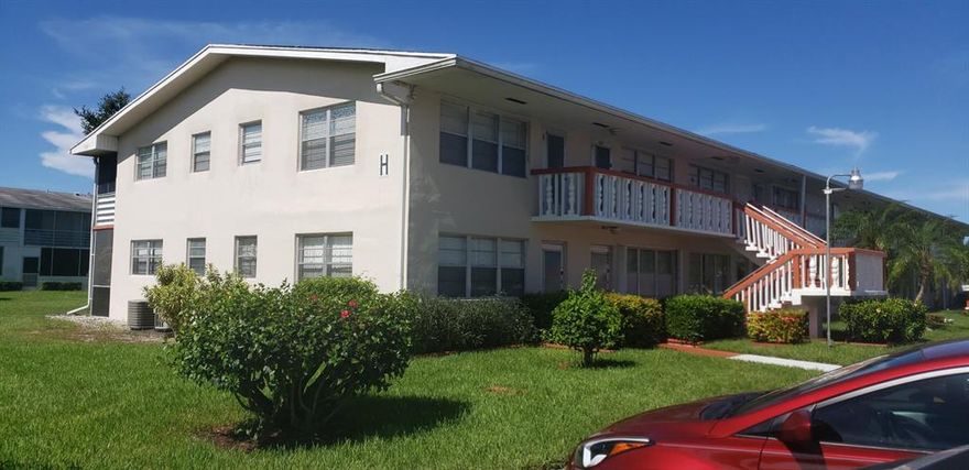 AMAZING FLIP OPPORTUNITY!.  ESTATE SALE.. HEIRS WANT OUT! PRICED $10,000 BELOW THE LOWEST 1/1.5bA CV UNIT ON THE MARKET.   ORIGINAL 1974 VINTAGE 2ND FLOOR END UNIT THAT NEEDS EVERYTHING..    KITCHEN AND BATHS ARE ''VINTAGE'' CENTURY VILLAGE..
THIS UNIT HAS WORKING CENTRAL A/H, NEWER WATER HEATER  AND  VINYL WINDOW ENCLOSED PATIO.. SUBJECT TO PROBATE COURT APPROVAL OF SALE.. BRING YOUR CHECKBOOK.. YOU WON'T WANT TO LET THIS PASS YOU BY!  CONDO FEE'S ARE $236.88 & $138.15 PER MONTH OR $375.01/MO