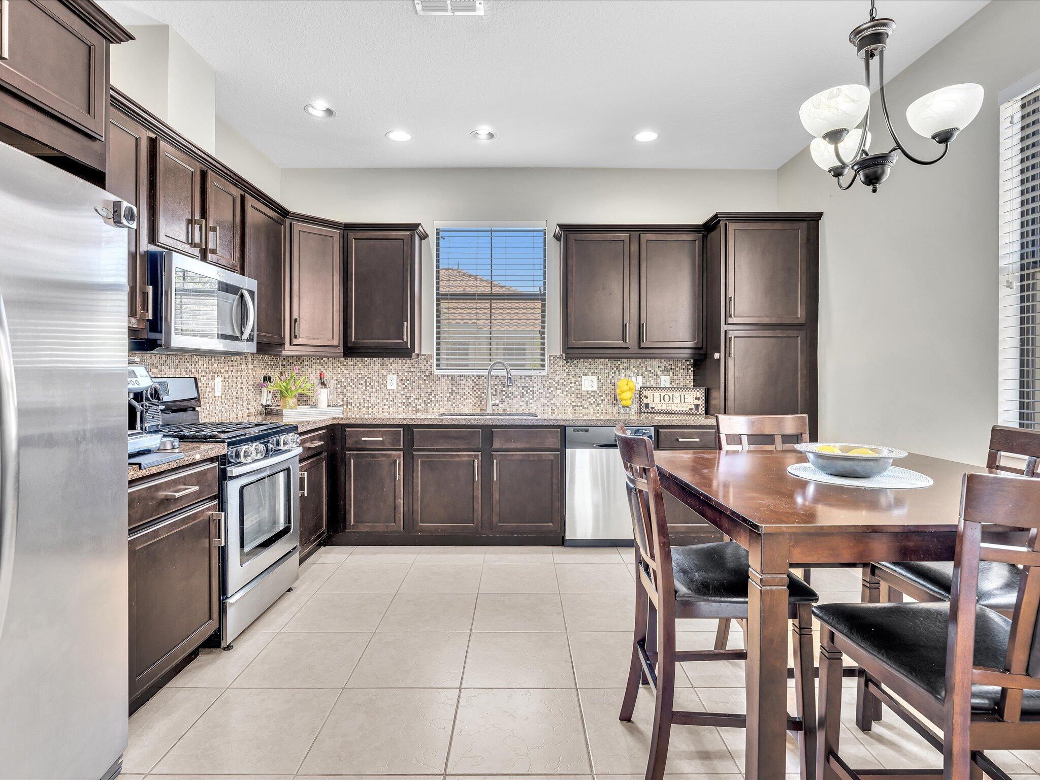 ARTESIA / SAWGRASS LAKES - Residential