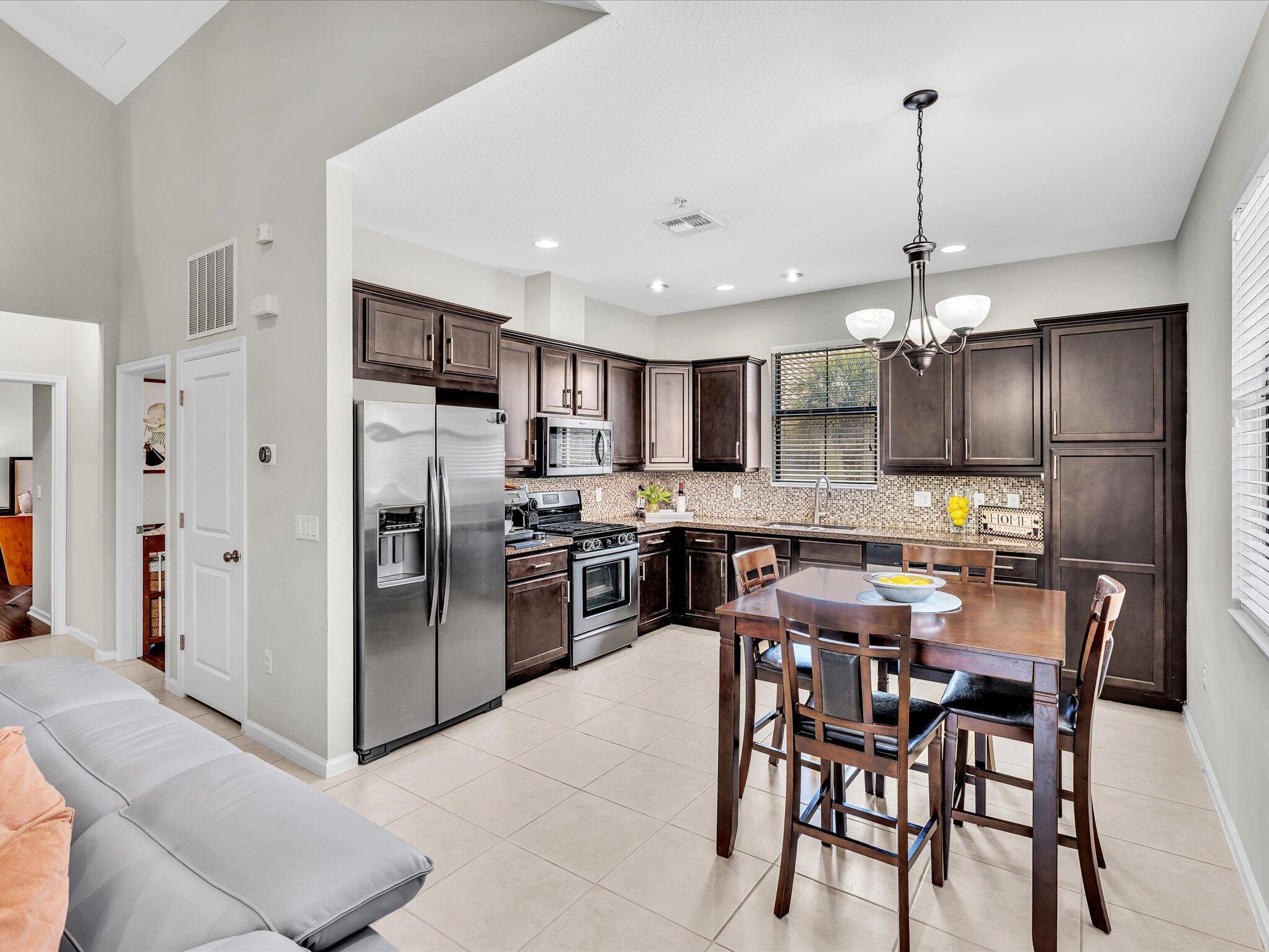 ARTESIA / SAWGRASS LAKES - Residential