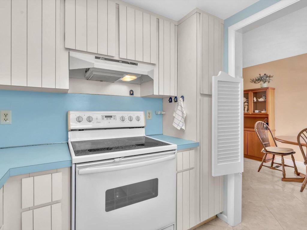 300 NE 20th Street 605