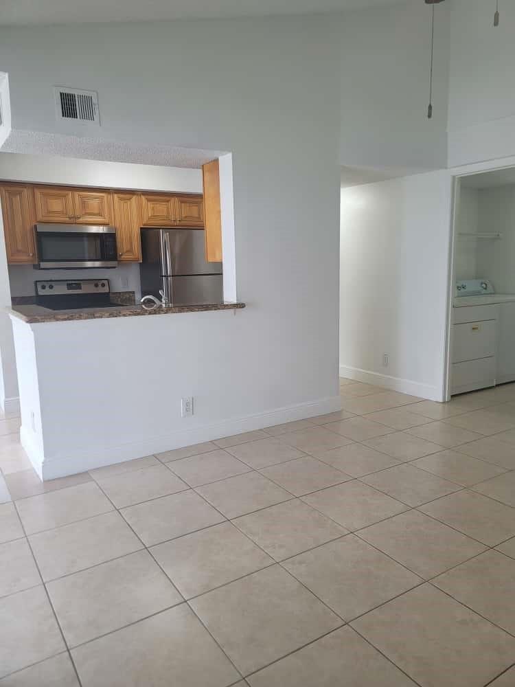 Sun Vista Gardens Condo - Residential Lease