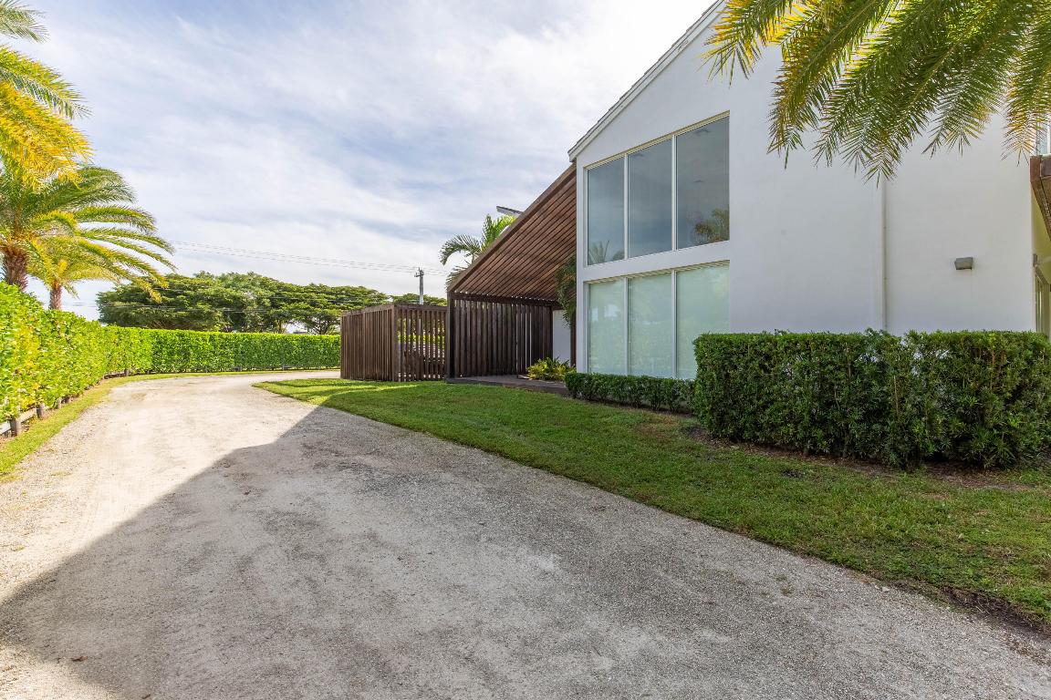 SADDLE TRAIL PARK OF WELLINGTON - Residential Lease