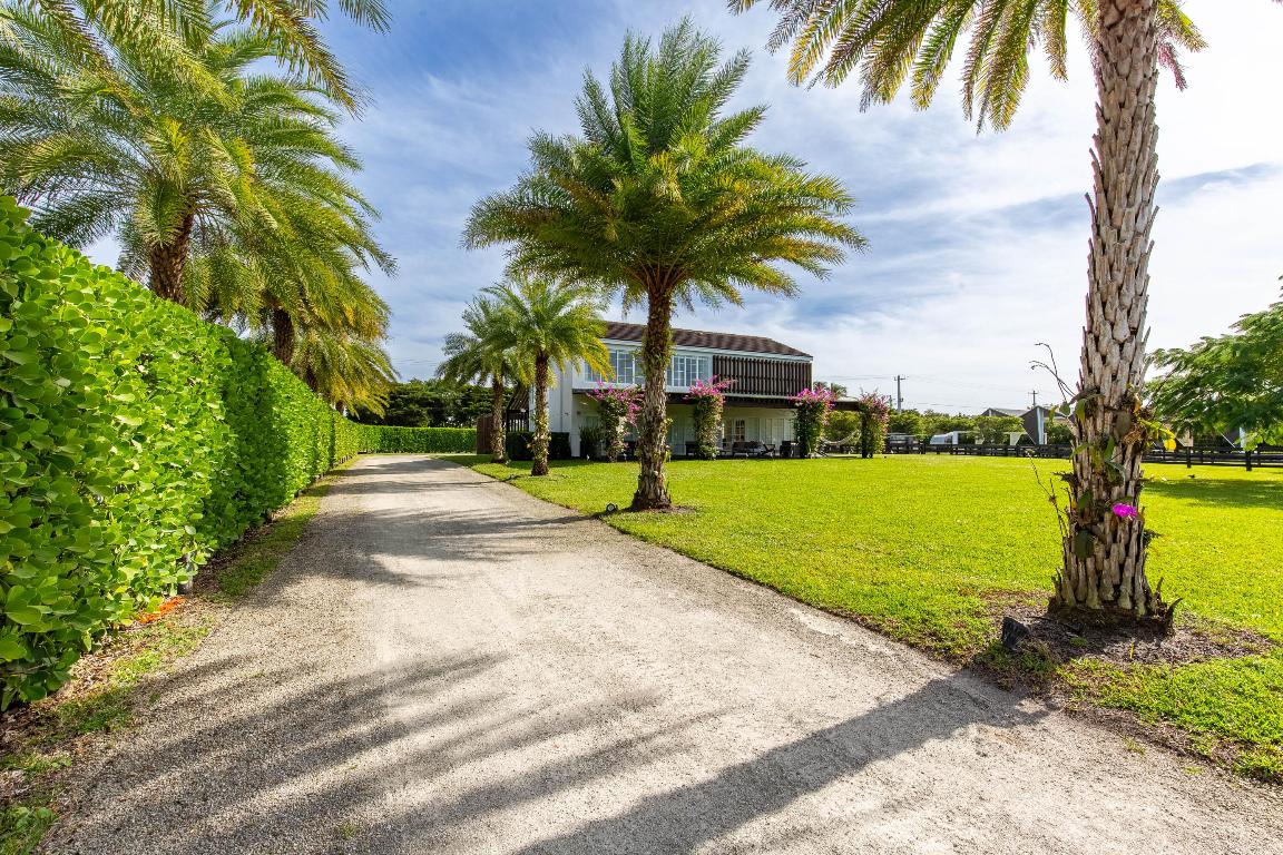 SADDLE TRAIL PARK OF WELLINGTON - Residential Lease