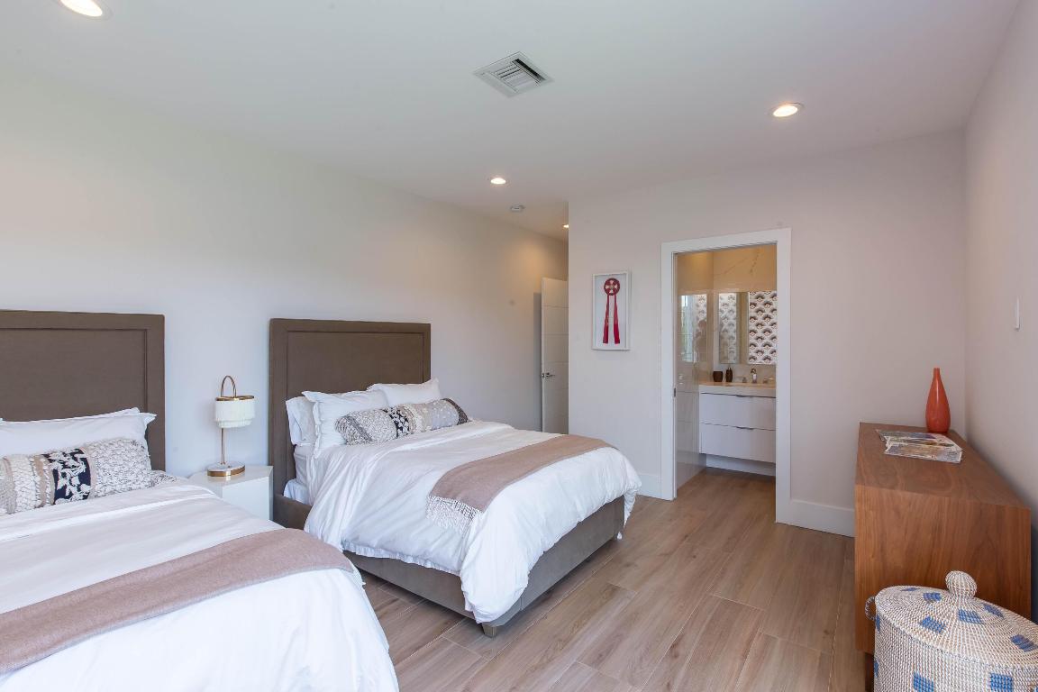 SADDLE TRAIL PARK OF WELLINGTON - Residential Lease