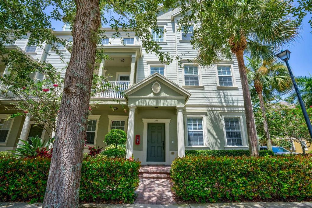 Photo of 122 W Royal Palm Circle #104, Jupiter, FL 33458 (MLS # R10974318)