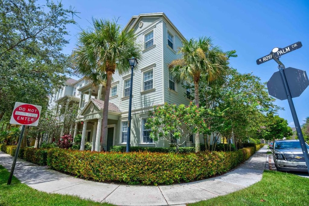 Photo of 122 W Royal Palm Circle #104, Jupiter, FL 33458 (MLS # R10974318)