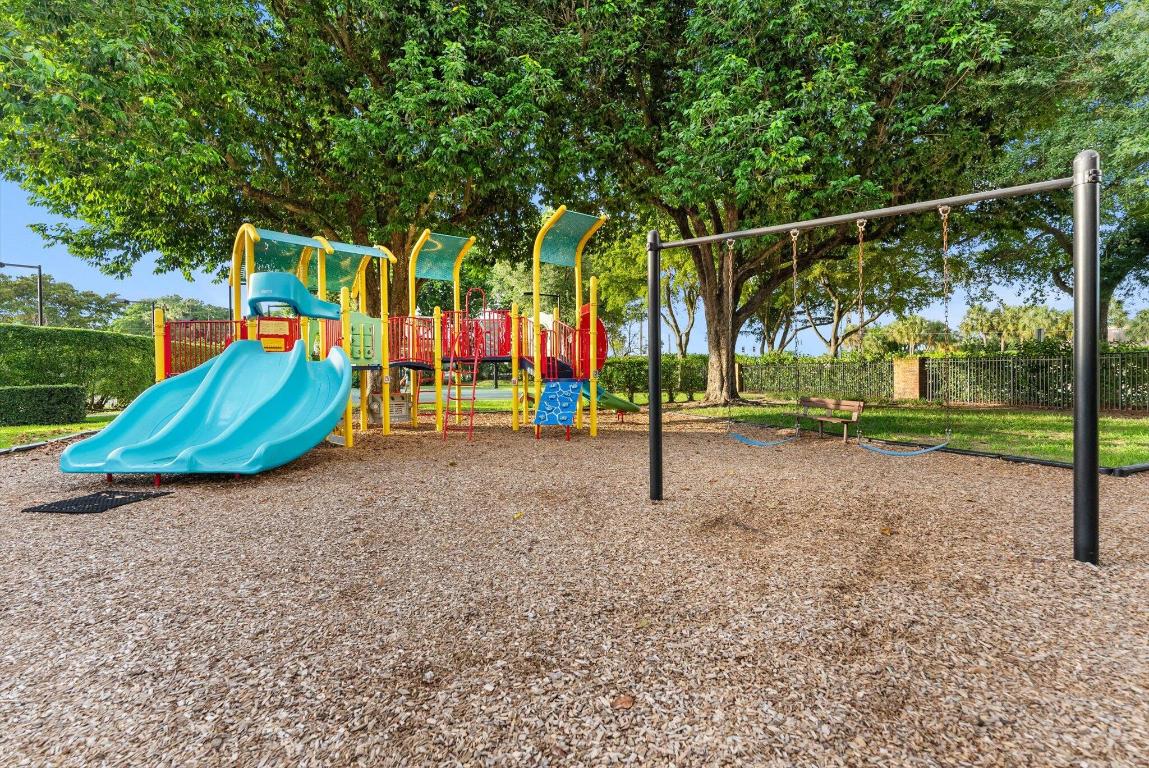 WOODFIELD HUNT CLUB II - Residential