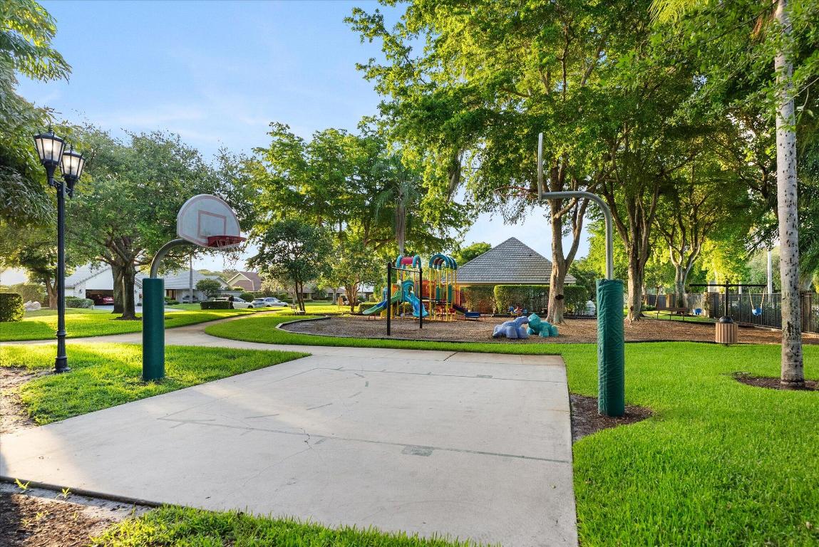 WOODFIELD HUNT CLUB II - Residential