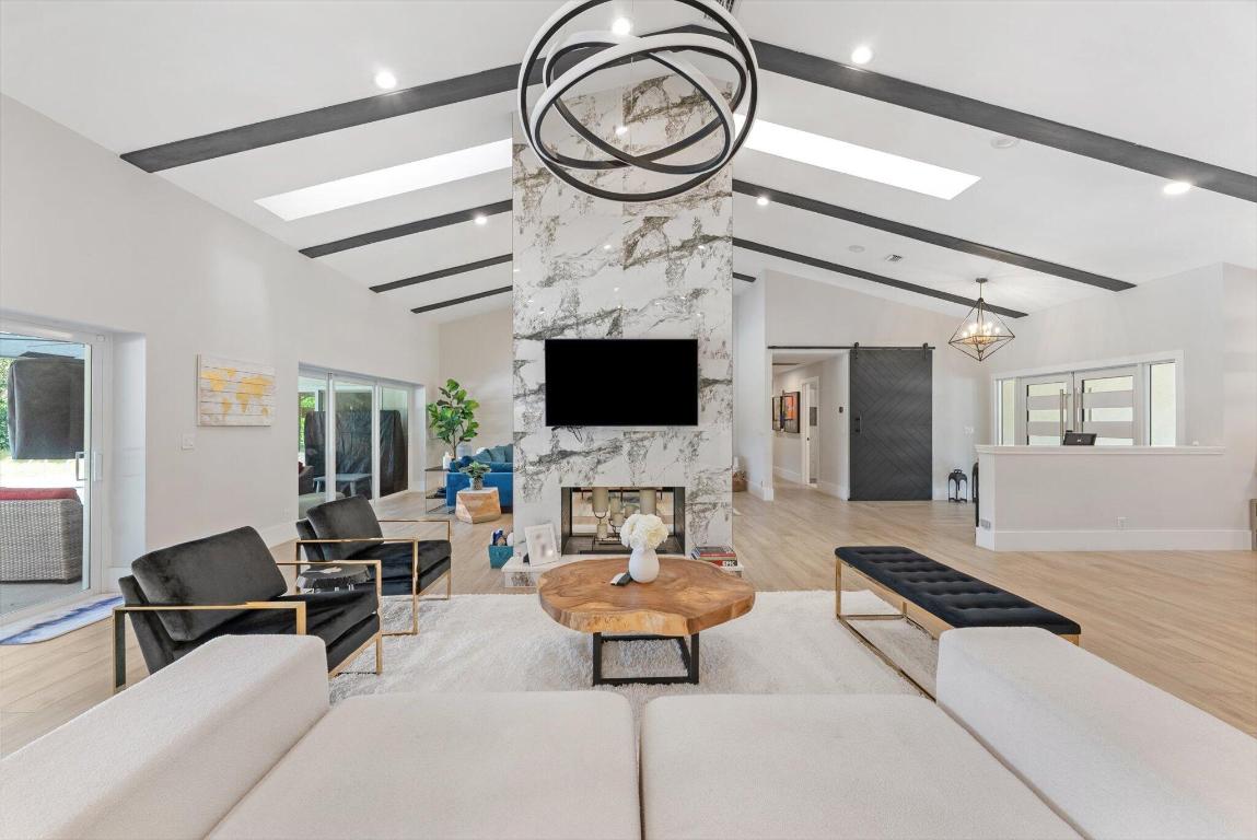 WOODFIELD HUNT CLUB II - Residential