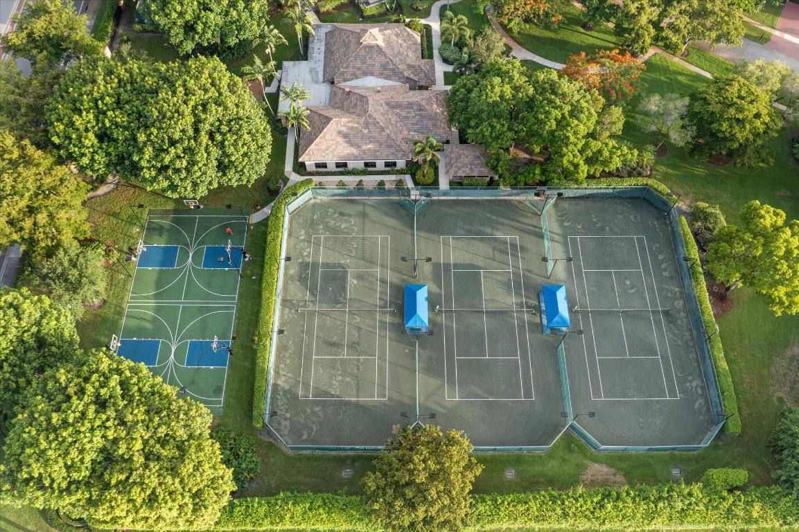 WOODFIELD HUNT CLUB II - Residential