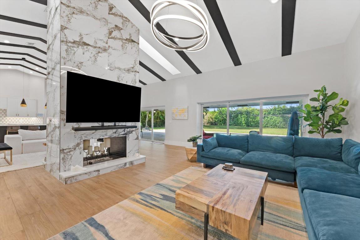 WOODFIELD HUNT CLUB II - Residential