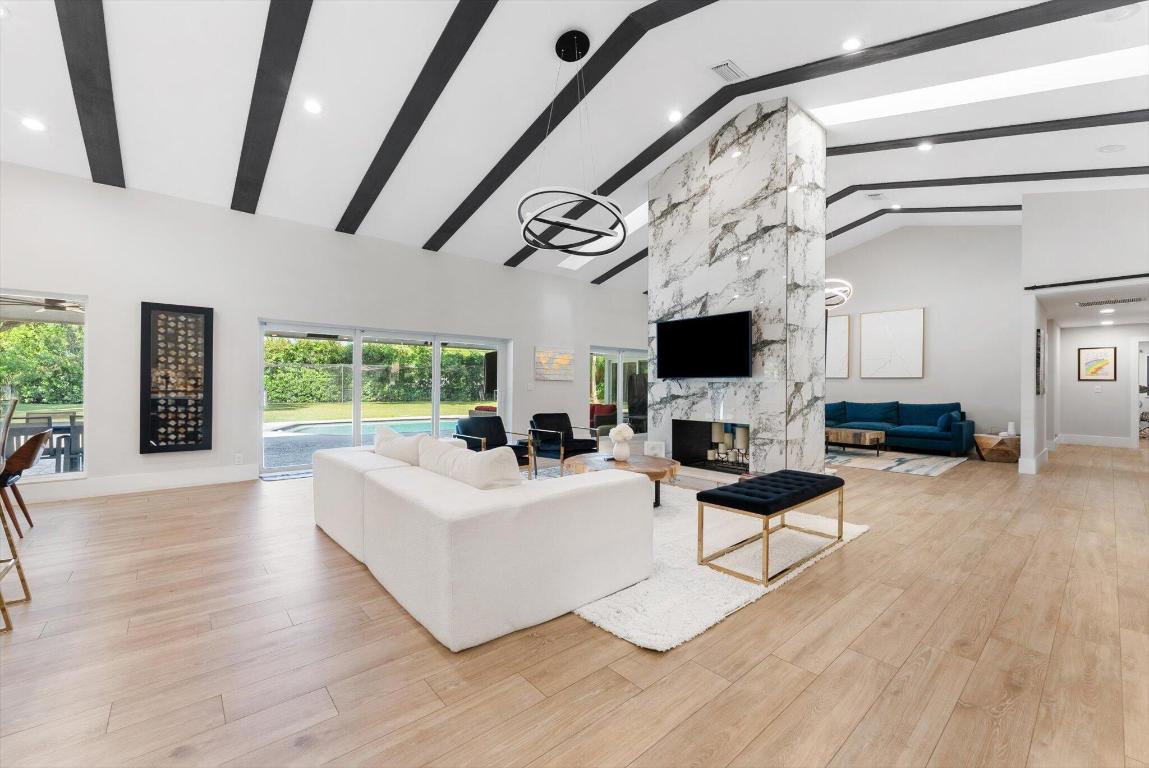 WOODFIELD HUNT CLUB II - Residential