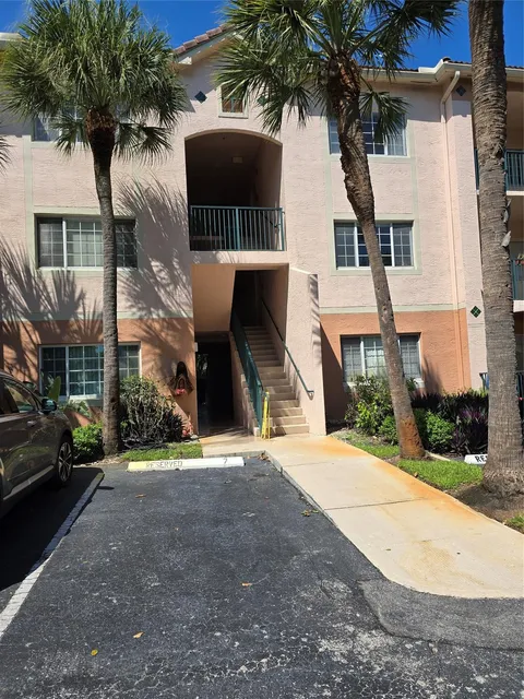 2015 SE 10th Ave Unit 111, Fort Lauderdale, FL MLS: F10469107