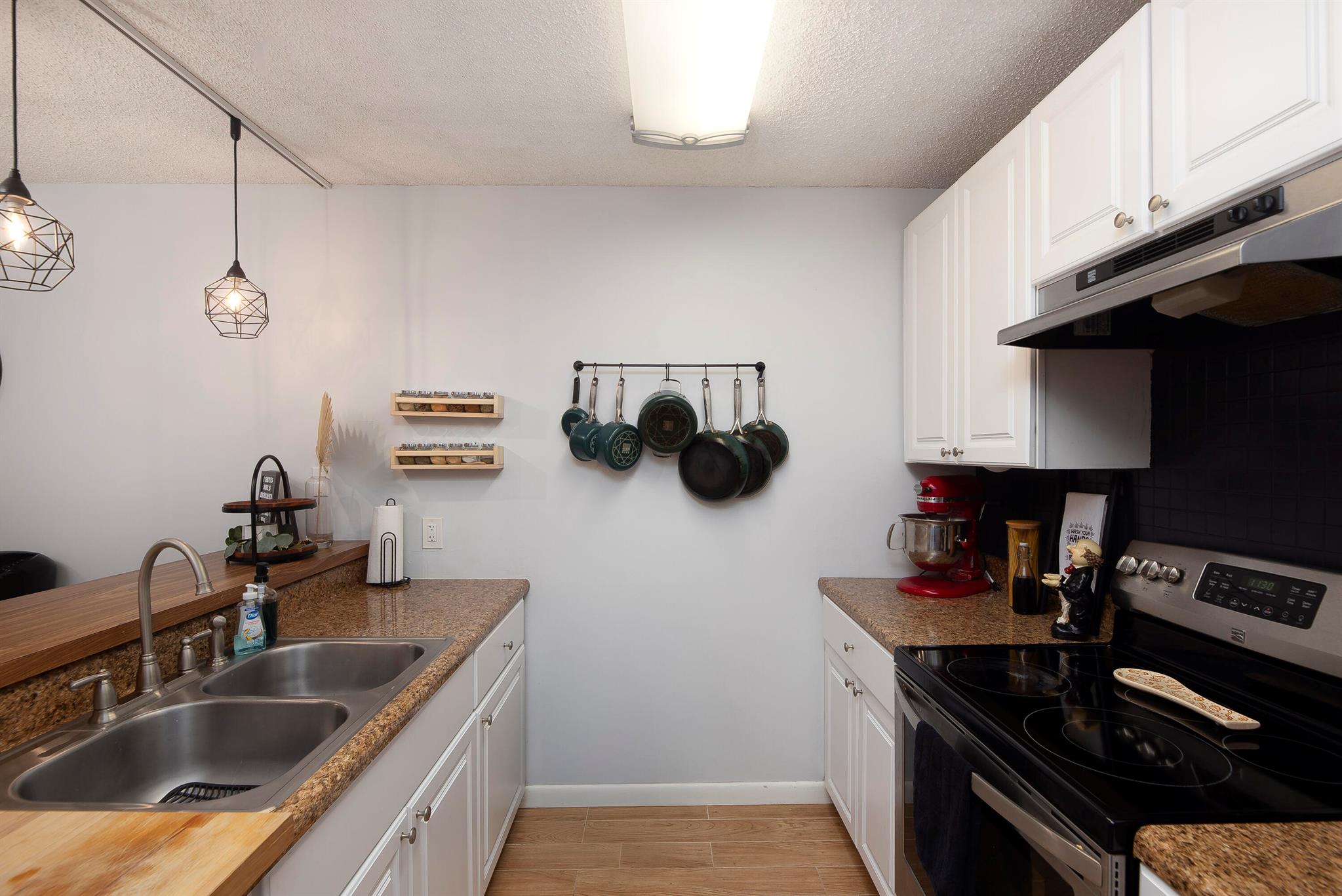 SUNSET TRACE PHASE I A PL - Residential Lease