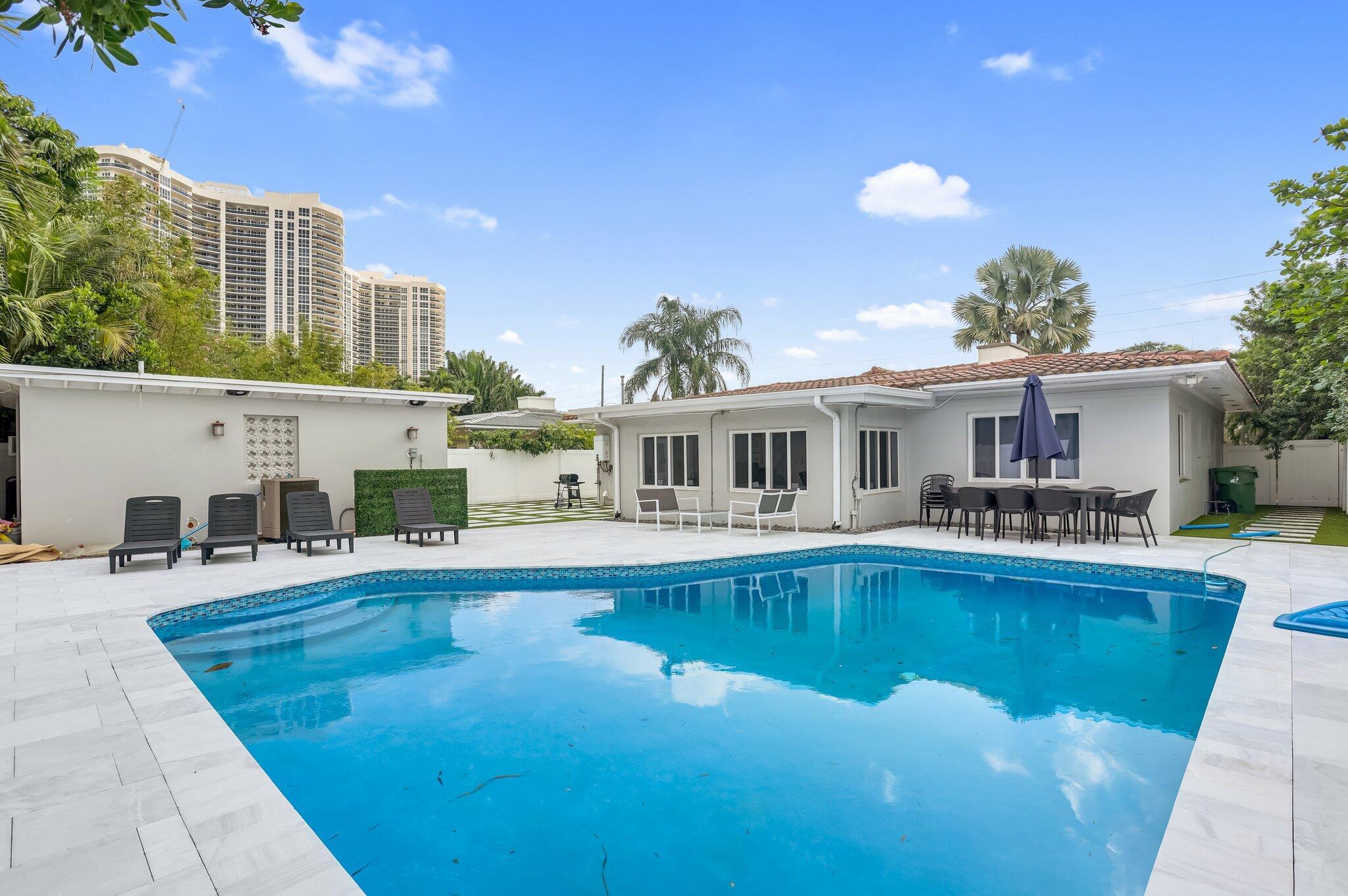 LAUDERDALE BEACH - Residential