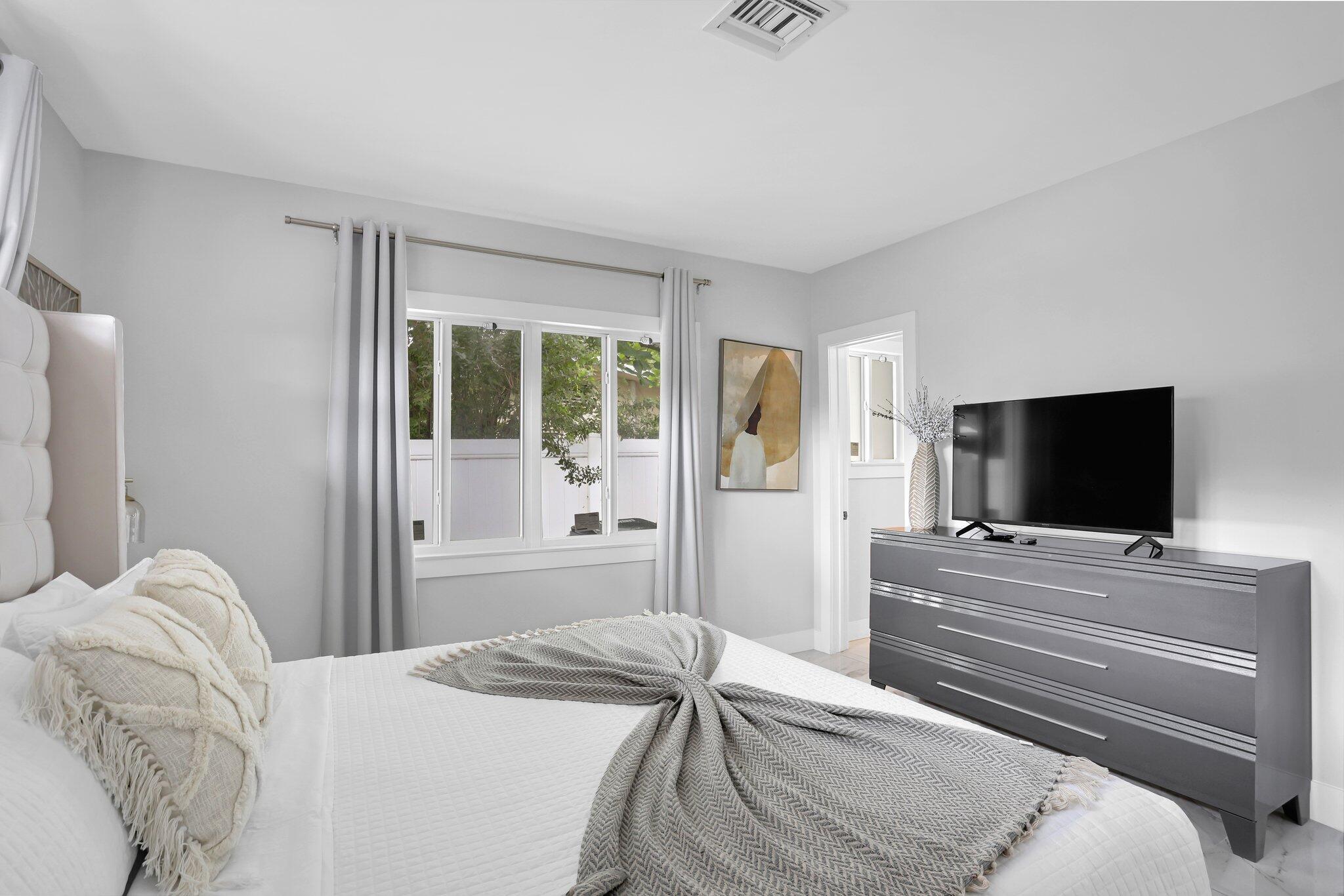 LAUDERDALE BEACH - Residential