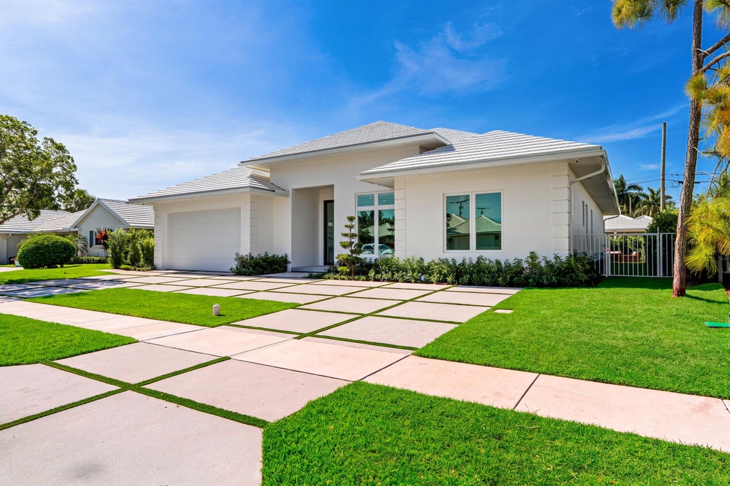 Photo of 610 JUNEBERRY Court, Boca Raton, FL 33486 (MLS # B26068585)
