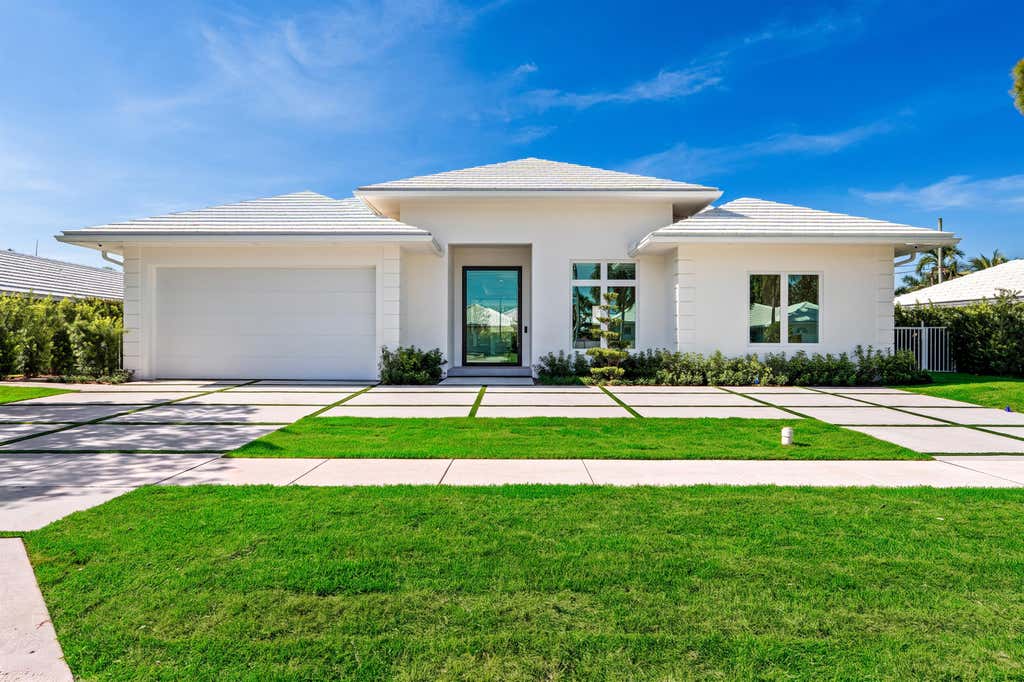 Photo of 610 JUNEBERRY Court, Boca Raton, FL 33486 (MLS # B26068585)