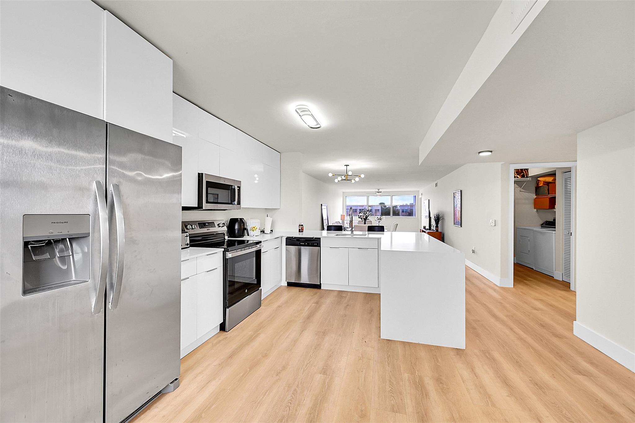 Sunris Lakes Phase IV - Residential