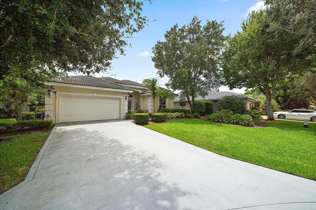 Photo of 496 Peacock Lane N, Jupiter, FL 33458 (MLS # R10727780)