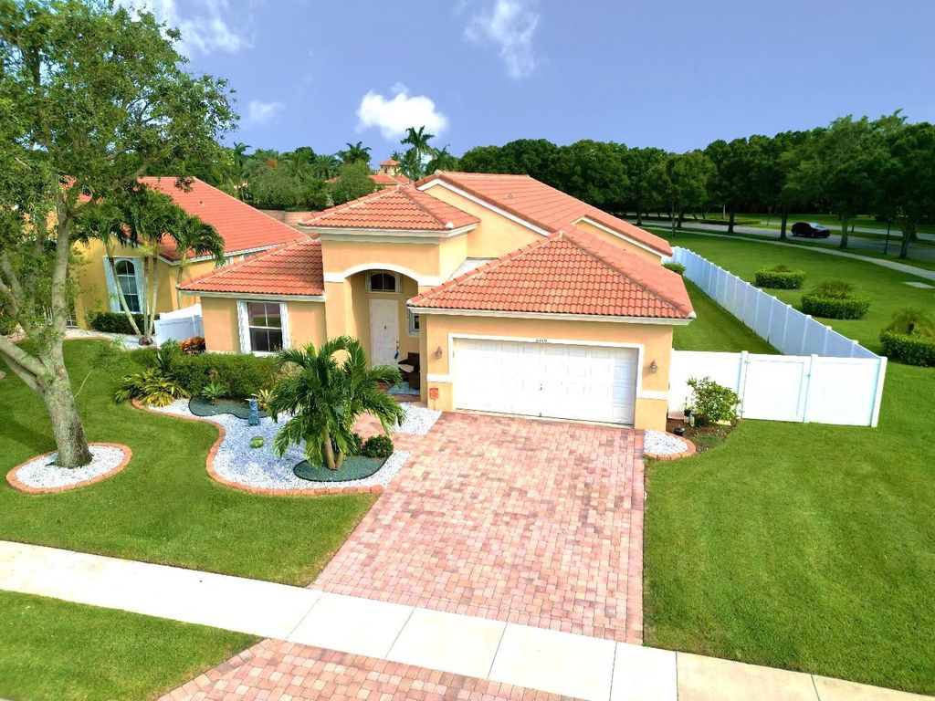 Photo of 6410 C Durham Dr, Lake Worth, FL 33467 (MLS # F10398180)