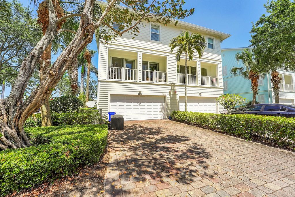 Photo of 3344 W Mallory Boulevard, Jupiter, FL 33458 (MLS # R10985726)