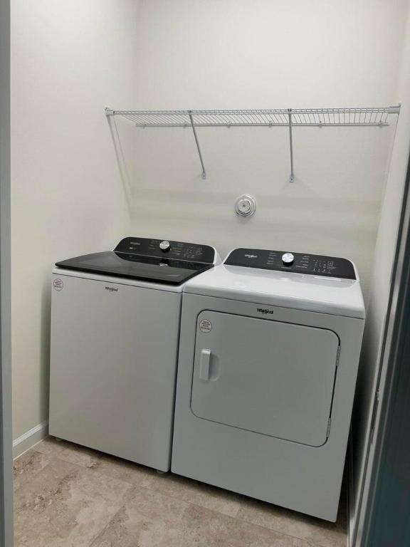 CROSSINGS OF WESTLAKE - Residential Lease