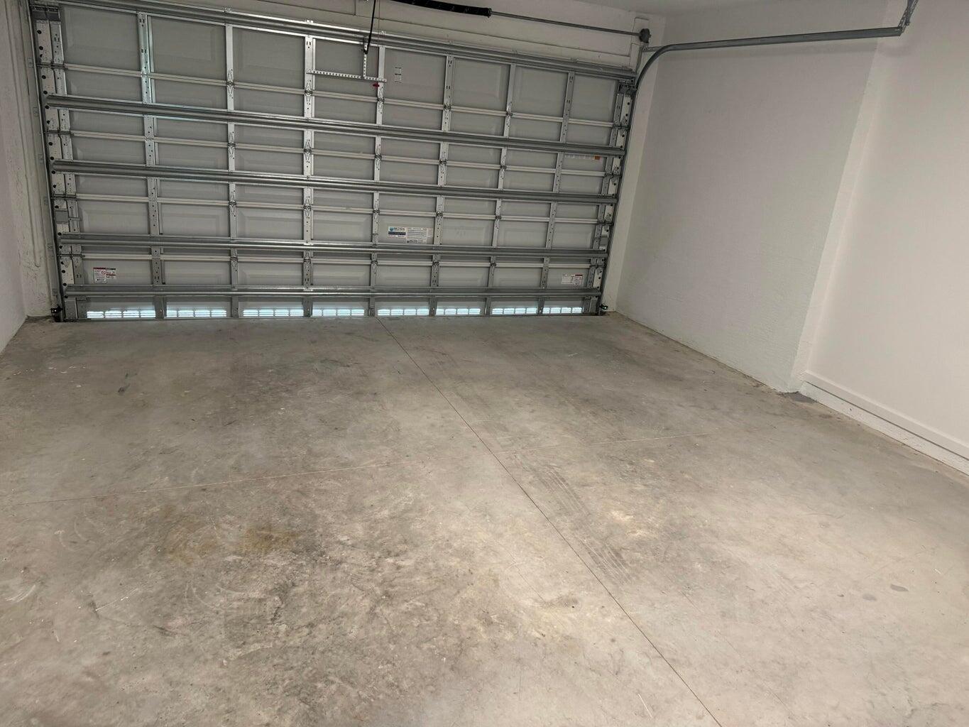 CROSSINGS OF WESTLAKE - Residential Lease