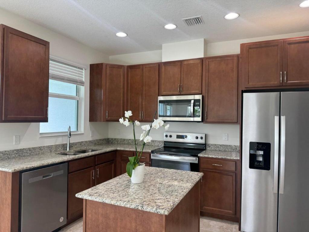 CROSSINGS OF WESTLAKE - Residential Lease