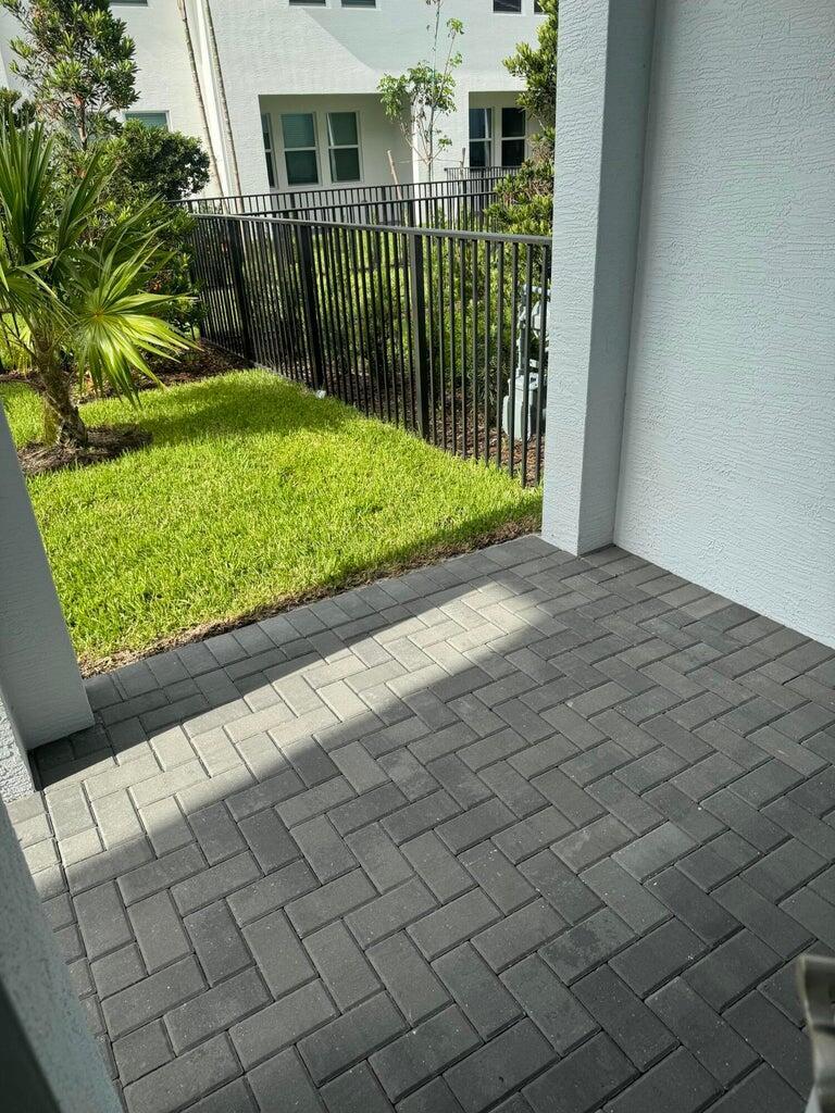 CROSSINGS OF WESTLAKE - Residential Lease