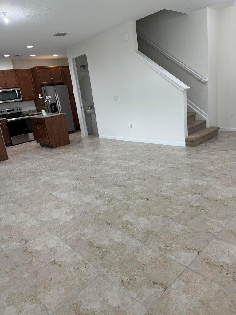 CROSSINGS OF WESTLAKE - Residential Lease