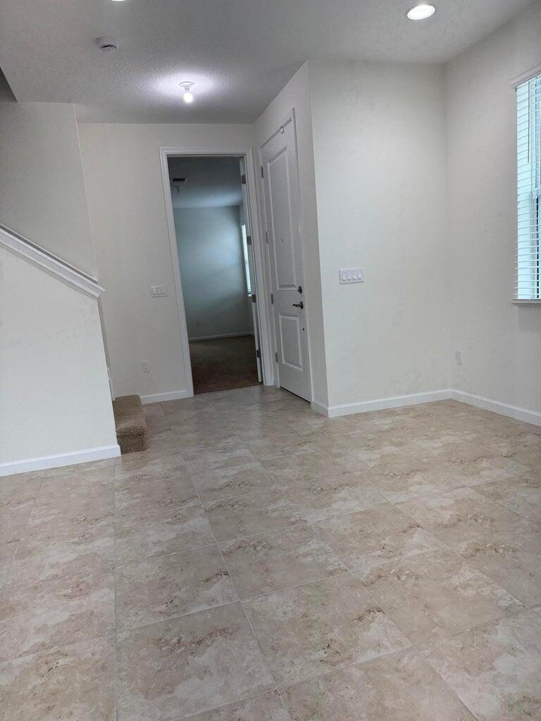 CROSSINGS OF WESTLAKE - Residential Lease