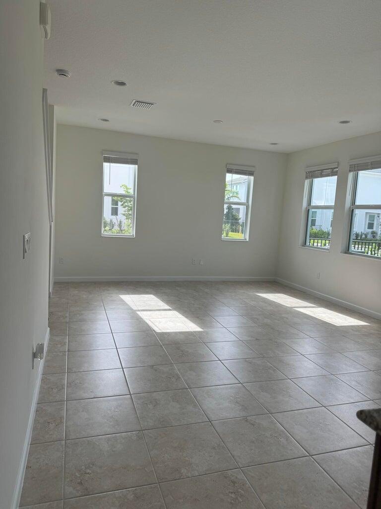 CROSSINGS OF WESTLAKE - Residential Lease