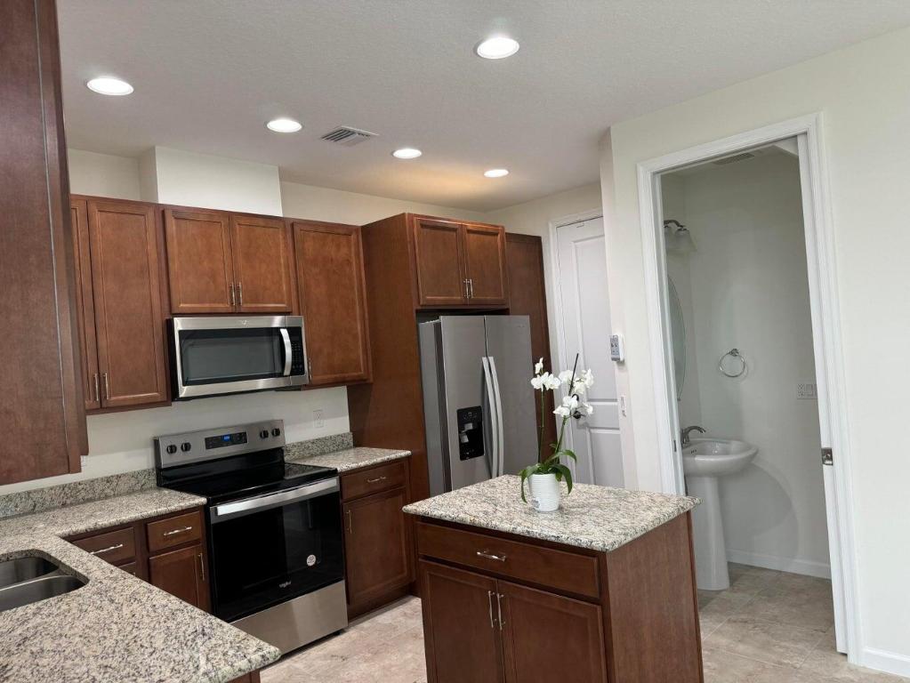 CROSSINGS OF WESTLAKE - Residential Lease