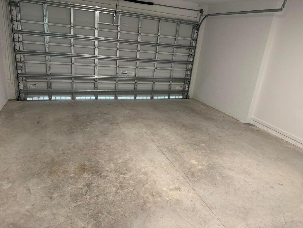 CROSSINGS OF WESTLAKE - Residential Lease