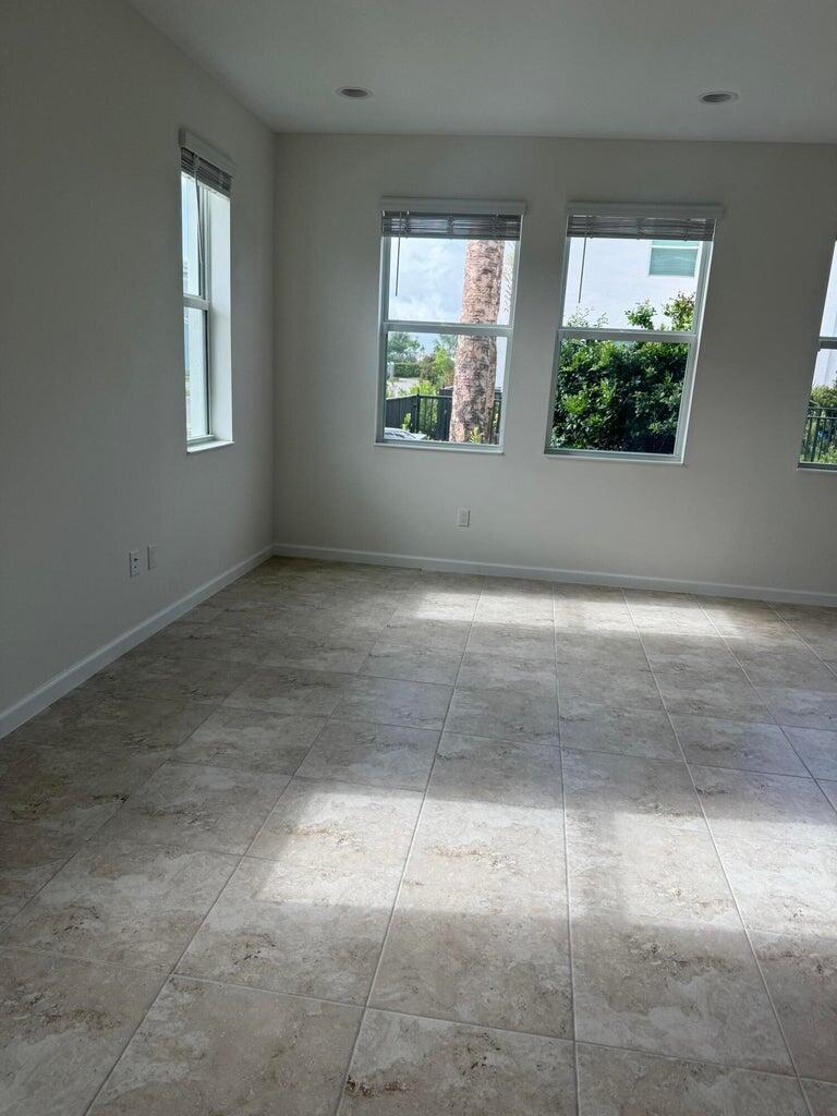 CROSSINGS OF WESTLAKE - Residential Lease