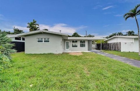 Photo of 1713 NE Ne 7th Terrace NE, Fort Lauderdale, FL 33305 (MLS # R11145917)