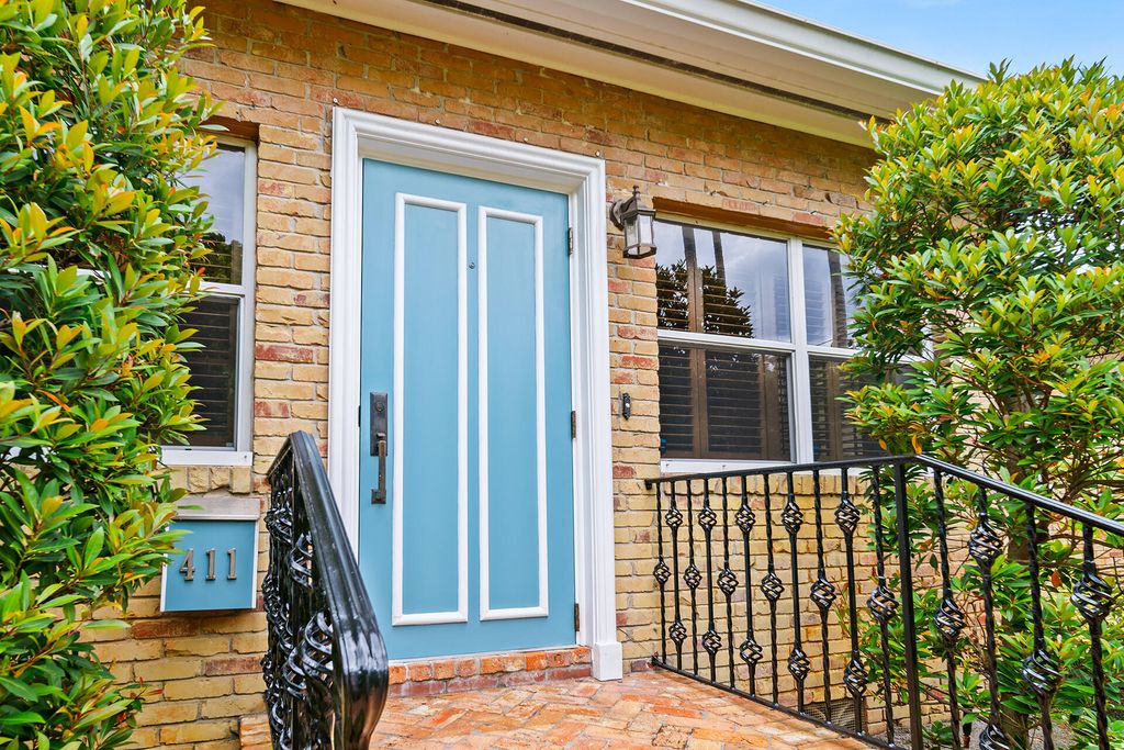 Photo of 411 26th Street, West Palm Beach, FL 33407 (MLS # R11015493)