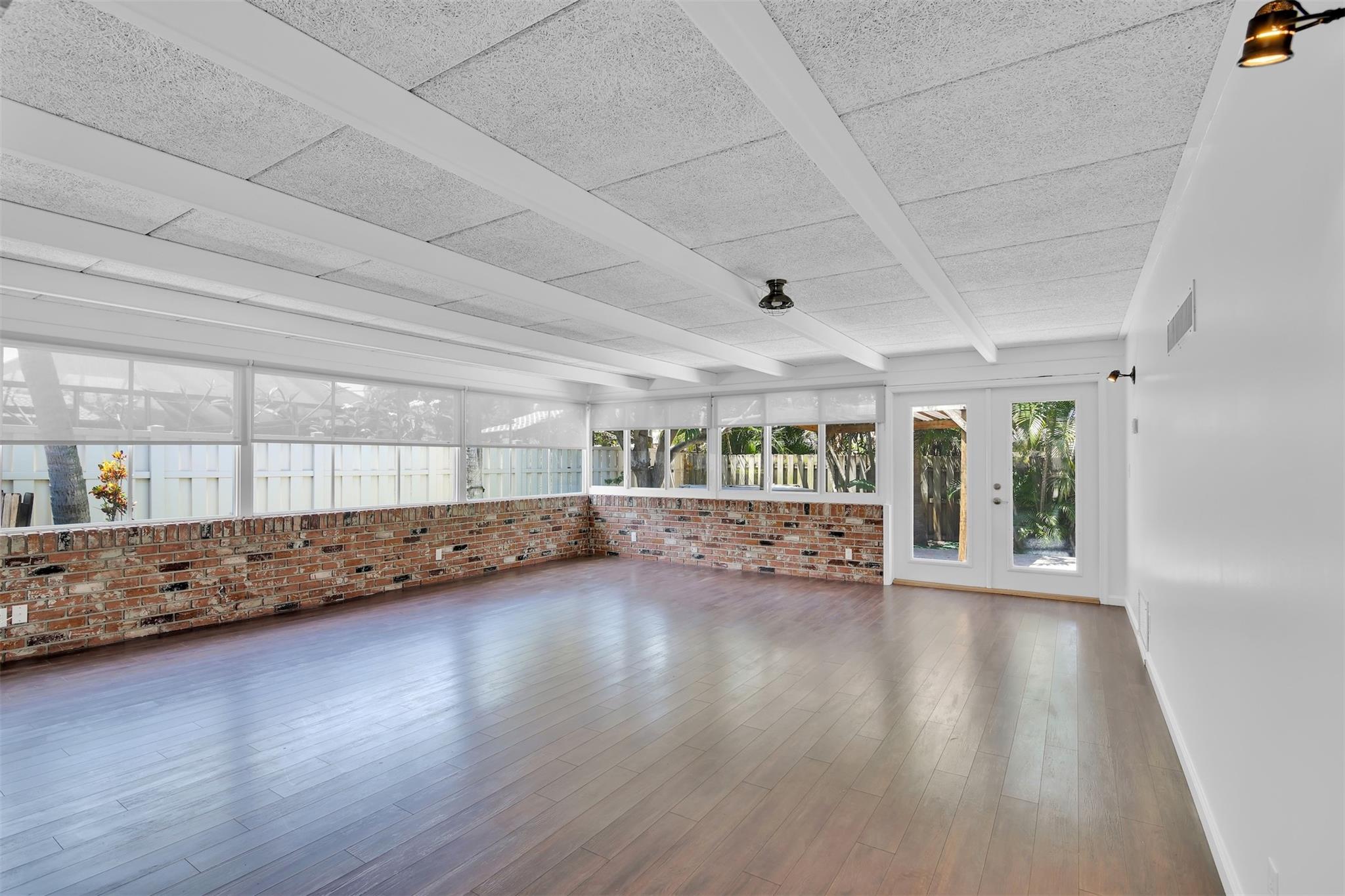 341 SE 8th St