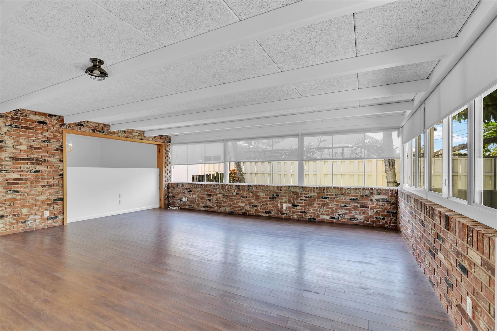 341 SE 8th St
