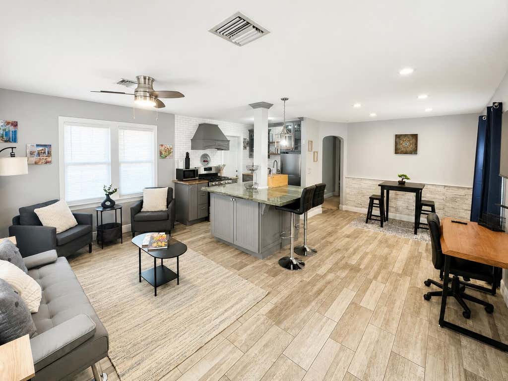 Photo of 322 S L Street, Lake Worth Beach, FL 33460 (MLS # B26039117)