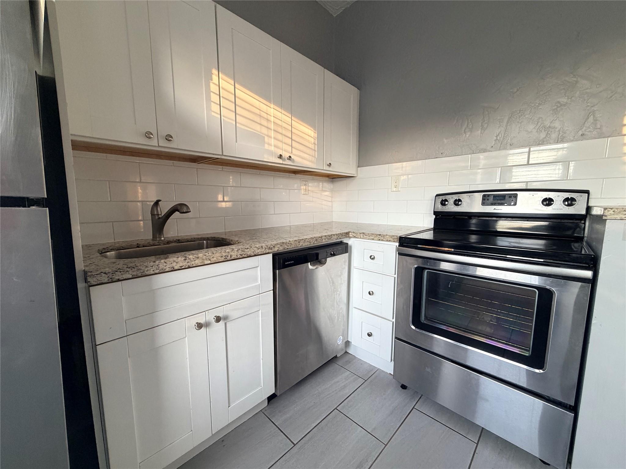 Hollywood South Side Add - Residential Lease