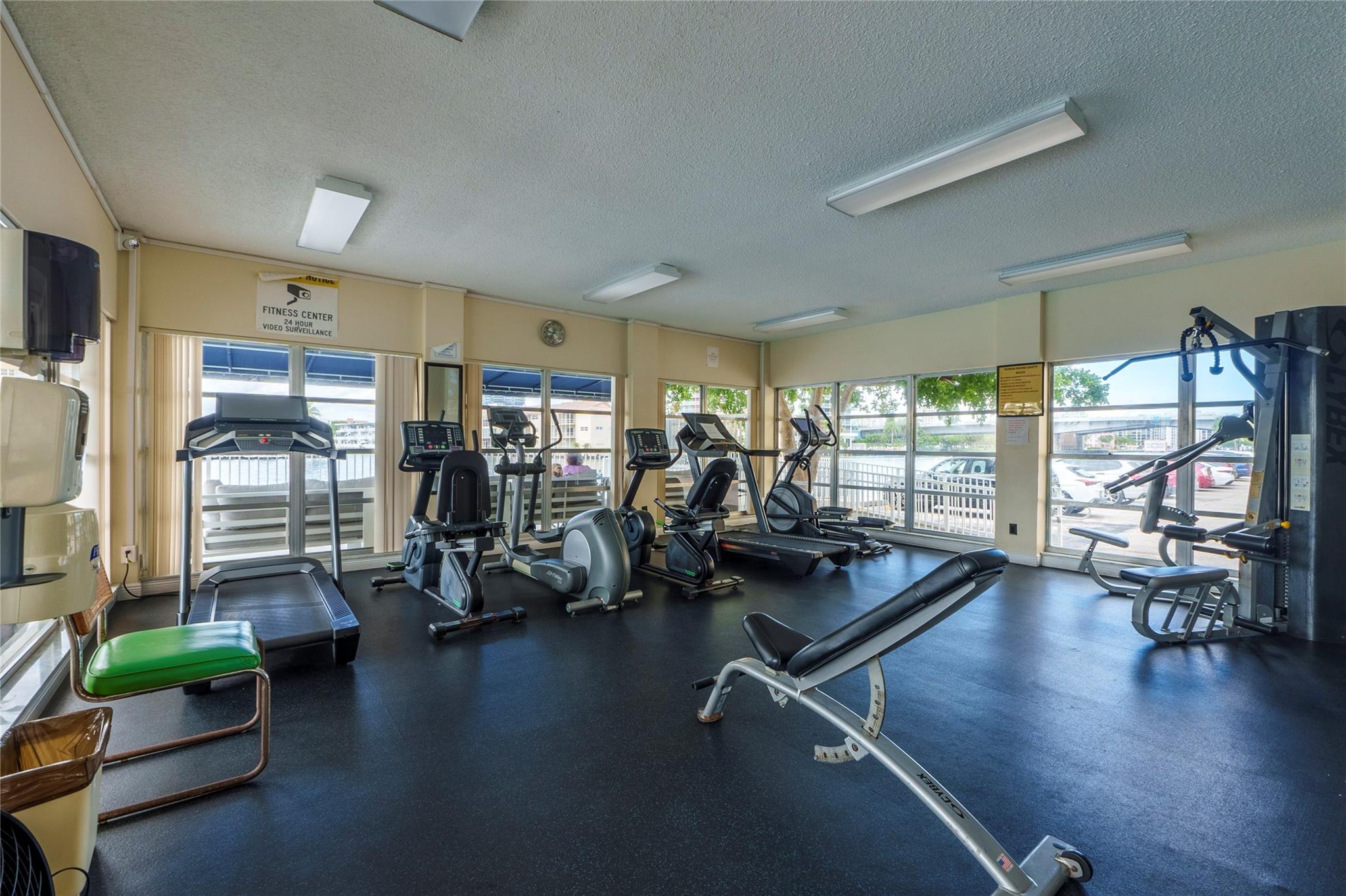 PLAZA TOWERS - Residential