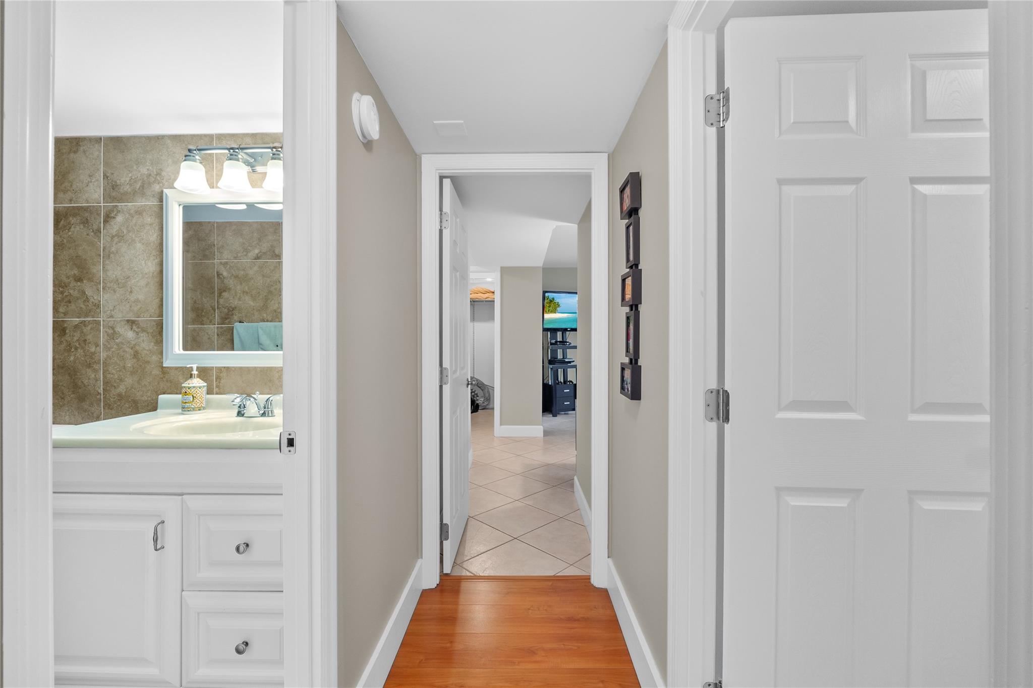 PLAZA TOWERS - Residential