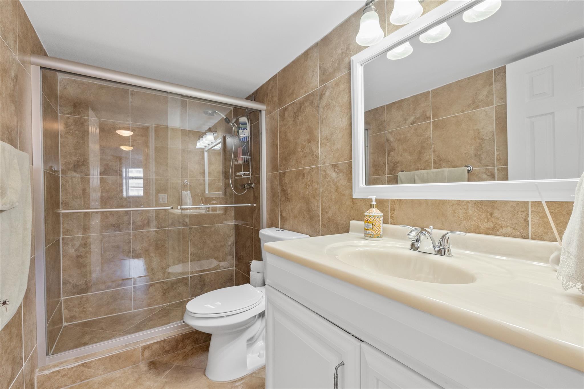 PLAZA TOWERS - Residential