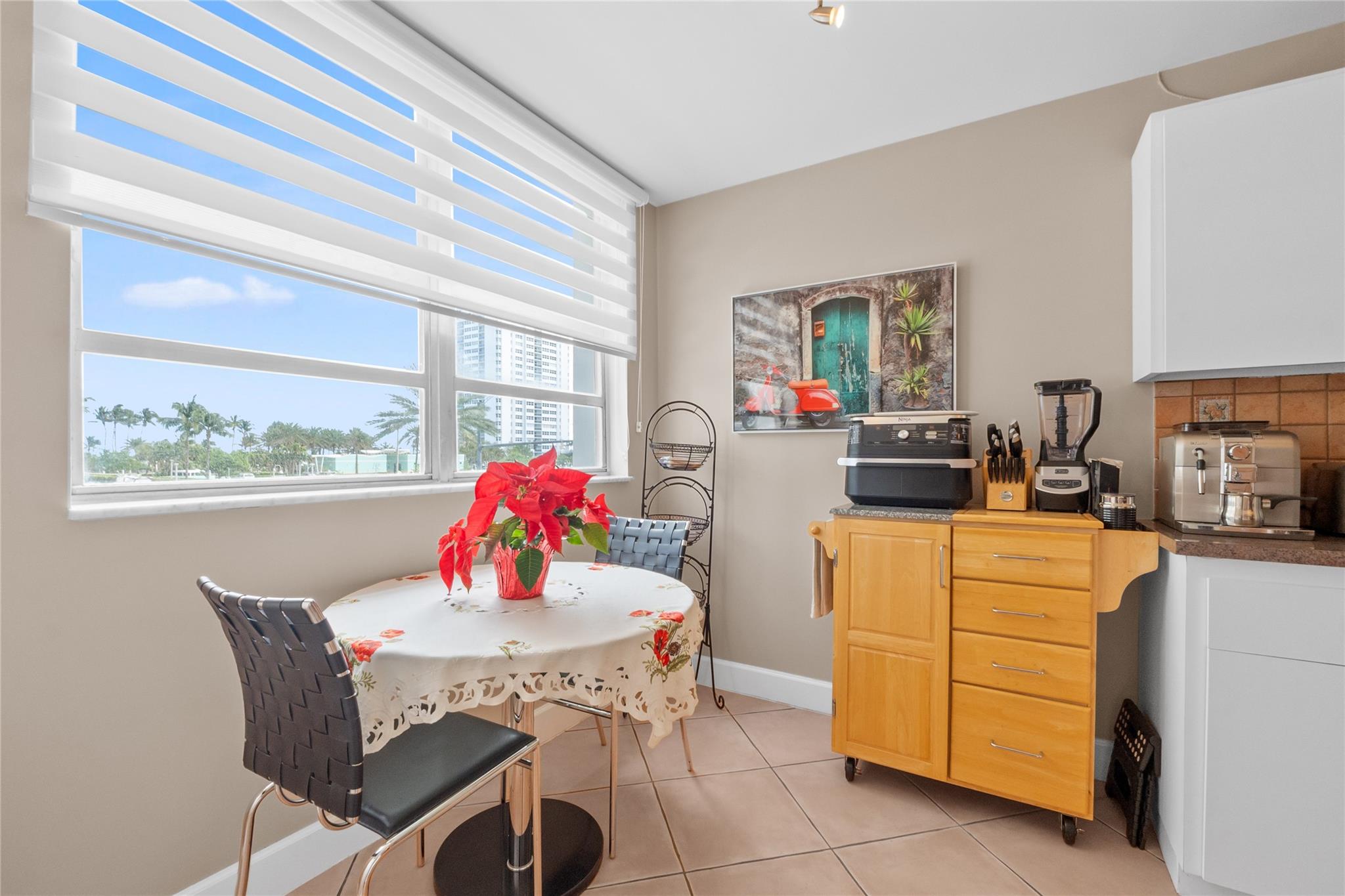 PLAZA TOWERS - Residential