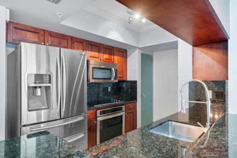 Condominium in Fort Lauderdale FL 347 New River Dr E Dr 6.jpg